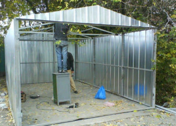 обшивка стен гаража профлистом