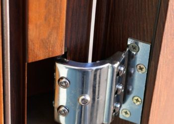 Скрытые петли для дверей: назначение и виды