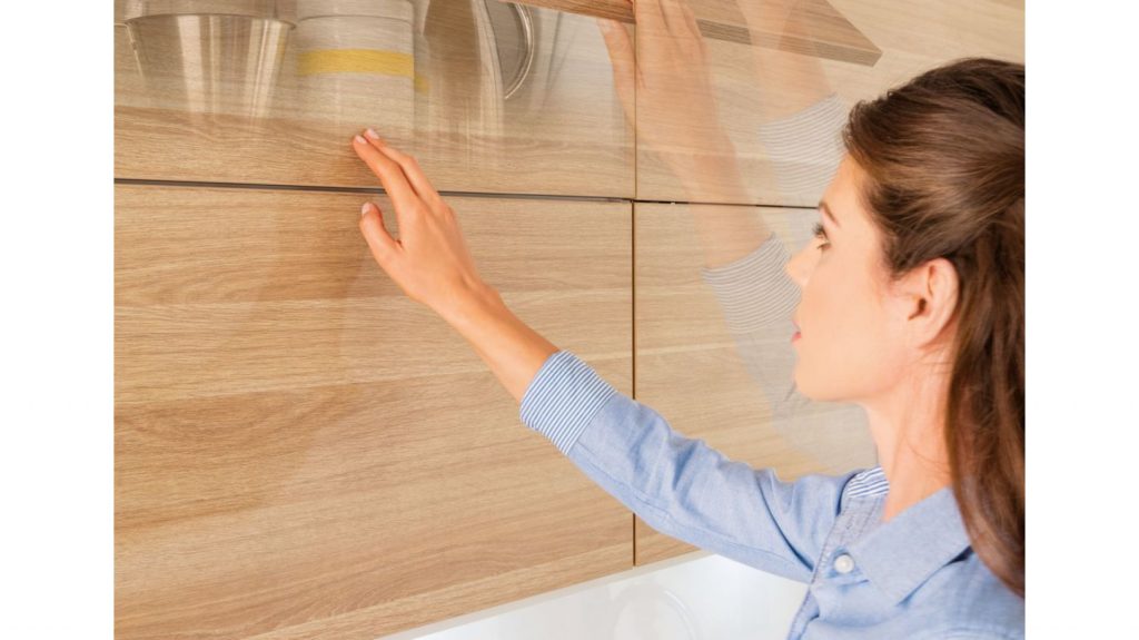 Верхние шкафы на кухне