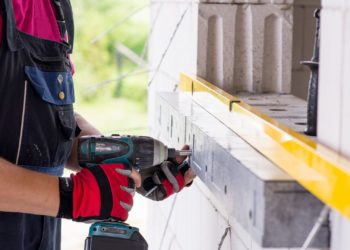 Какой вариант установки окон и дверей выбрать?