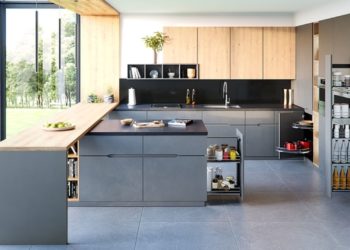 Кухня в модных тонах