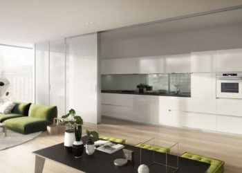 Кухня закрывается раздвижными дверями