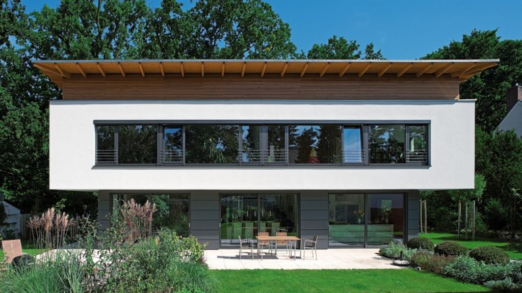 На что обращать внимание при выборе окон для энергоэффективного дома?