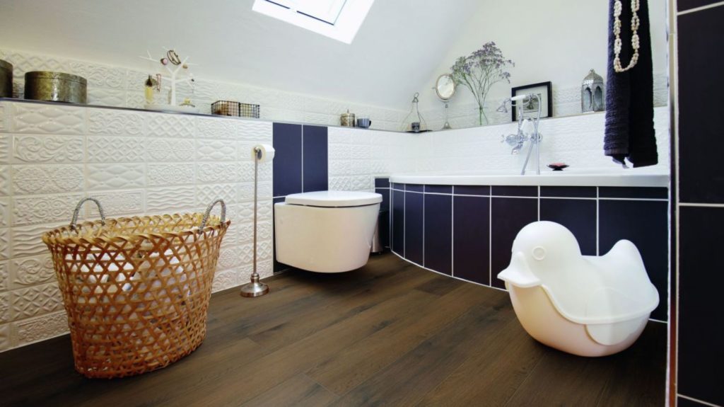 Панели на кухне и в ванной