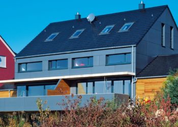 Посоветуем, как подобрать крышу и отделку корпуса дома по цвету и стилю.