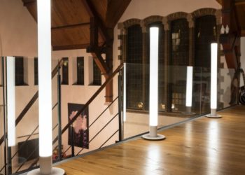 Уютная атмосфера благодаря торшерам