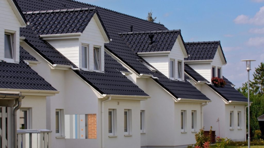 Белый или графитовый полистирол?