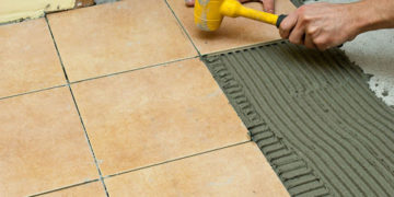 Укладка плитки на пол