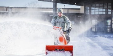 Преимущества найма профессионального поставщика услуг по уборке снега