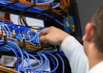 Значение профессионального монтажа СКС для корпоративных сетей