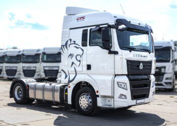 Тягач Sitrak 4×2 МКПП: Идеальный Партнер для Вашего Бизнес